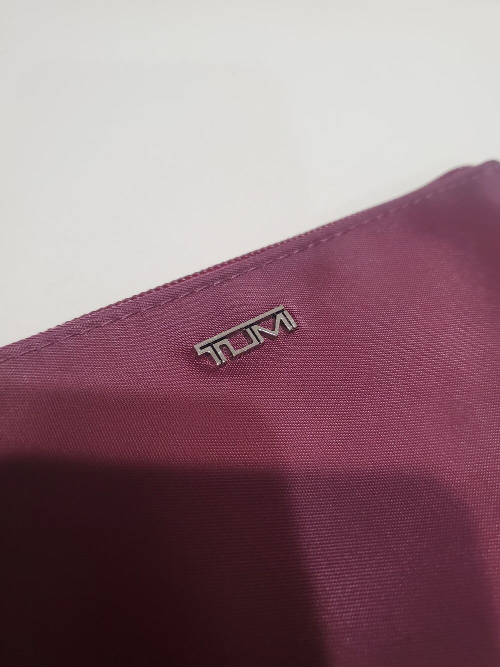 TUMI for Delta amenity pouch